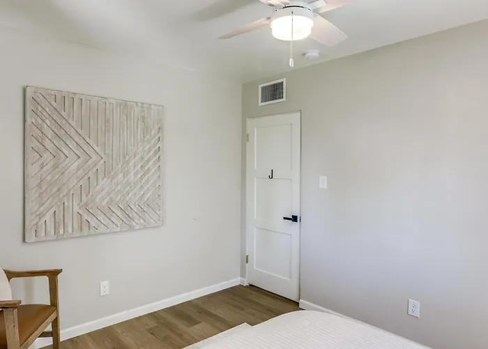 Quiet Retreat W/ Hot Tub & Spacious Backyard Holiday home Yuma